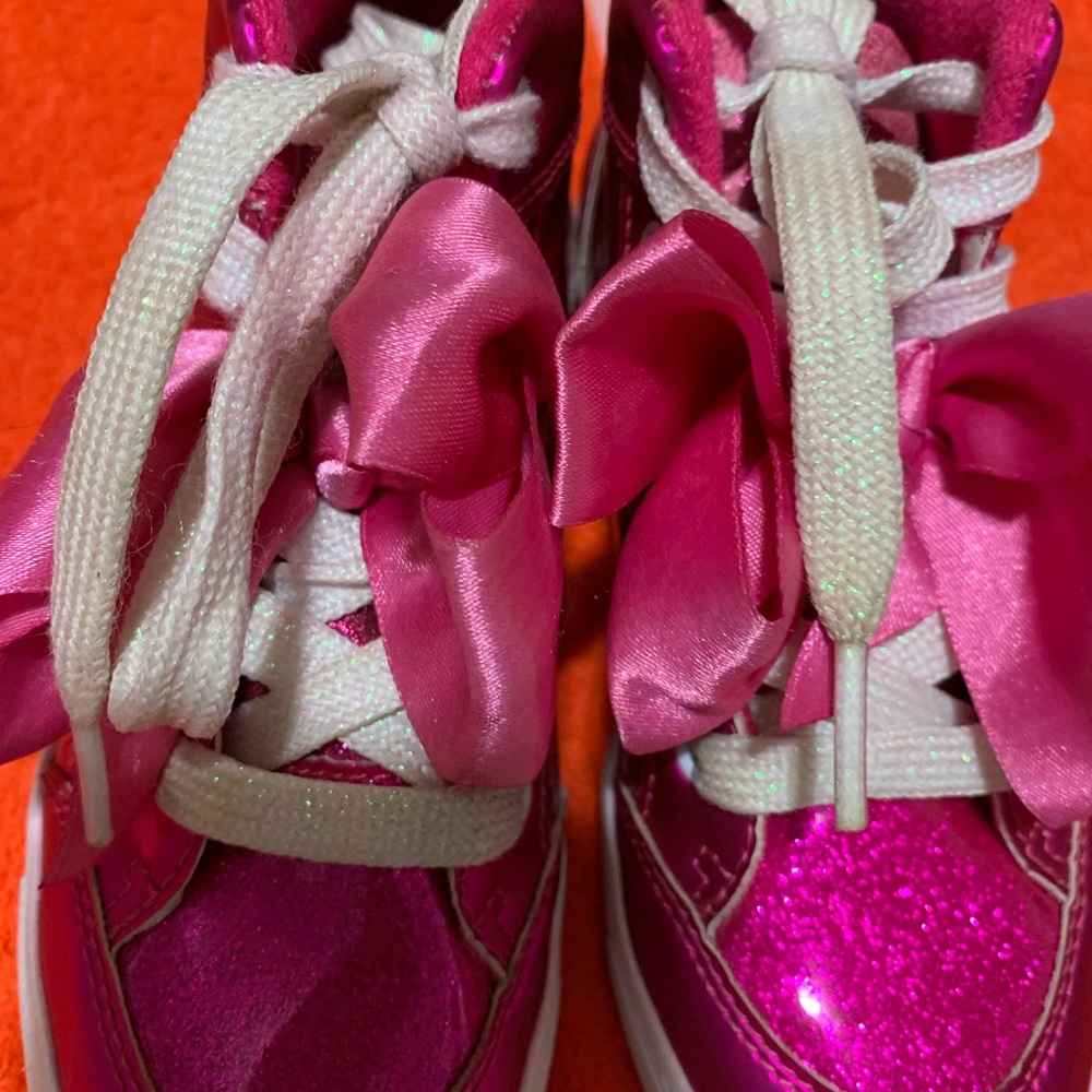 Shoes - Picture 4 of 4